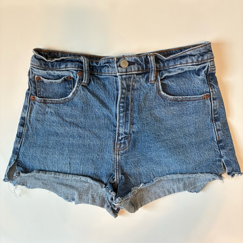 Abercrombie & Fitch The Mom High Rise Jean Short 29/8 EUC Raw Hem